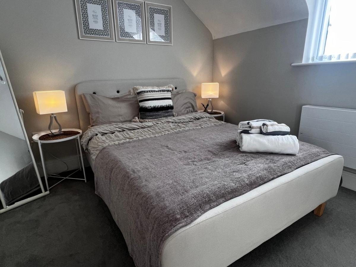 Lakeside Lux Bedroom With Parking, M4 Jct 11, Next To Train Station Reading Exterior foto